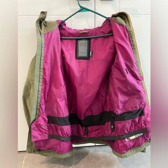 Women's Burton [ak] GORE‑TEX 2L Jacket - Sz Medium - Picture 4 of 5